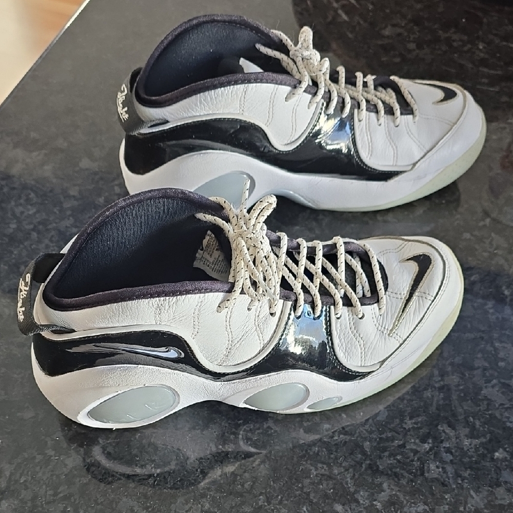 Nike Black and White Athletic Shoes